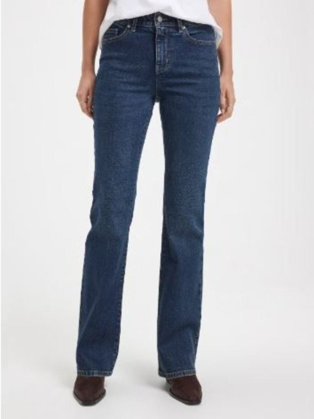 Nine West Vintage America Bootcut Jeans Size 8P Blue Mid Rise Embroidered Pocket